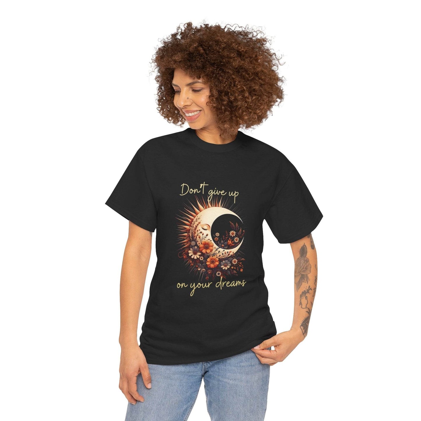 Motivational T-shirt - Don't Give up on Your Dreams - FitLife - WellnessOasis
