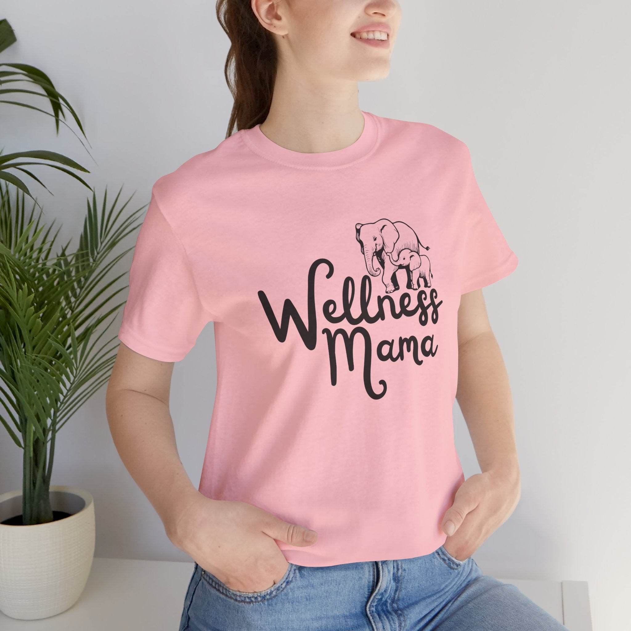 Wellness Mama - Comfortable & Stylish T-Shirt for Moms - FitLife - WellnessOasis